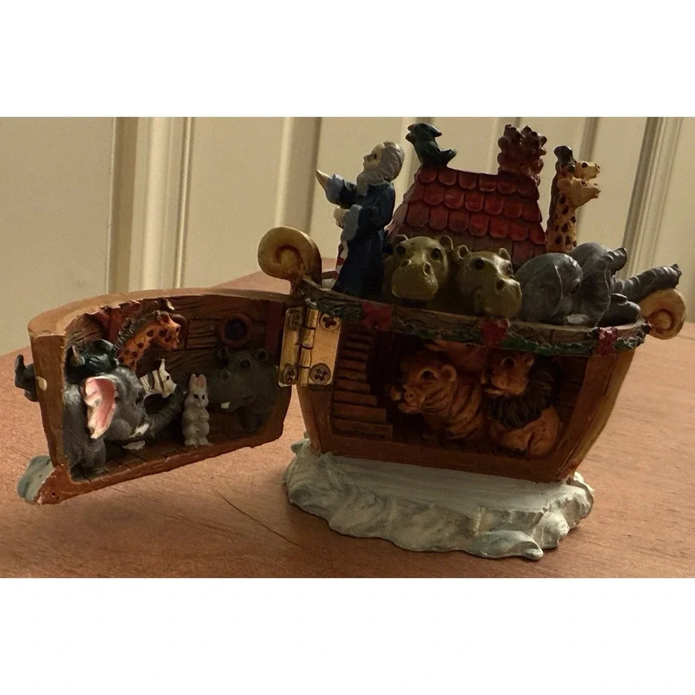 Homco Noah's‎ Ark Figurine with Opening Into Boat for Animals